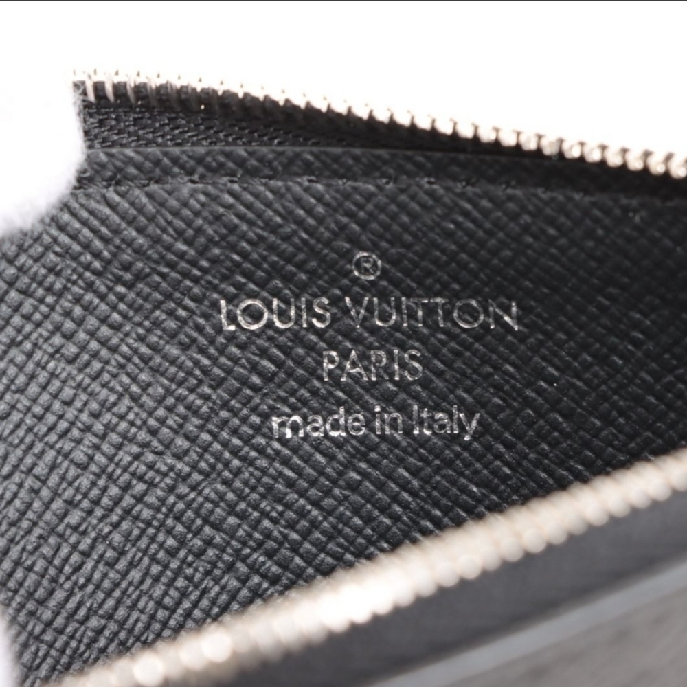 Authentic Louis Vuitton Taiga Coin Card Holder - Picture 5 of 7